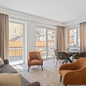  Apartment Mela's Holidays Near The Historic Center